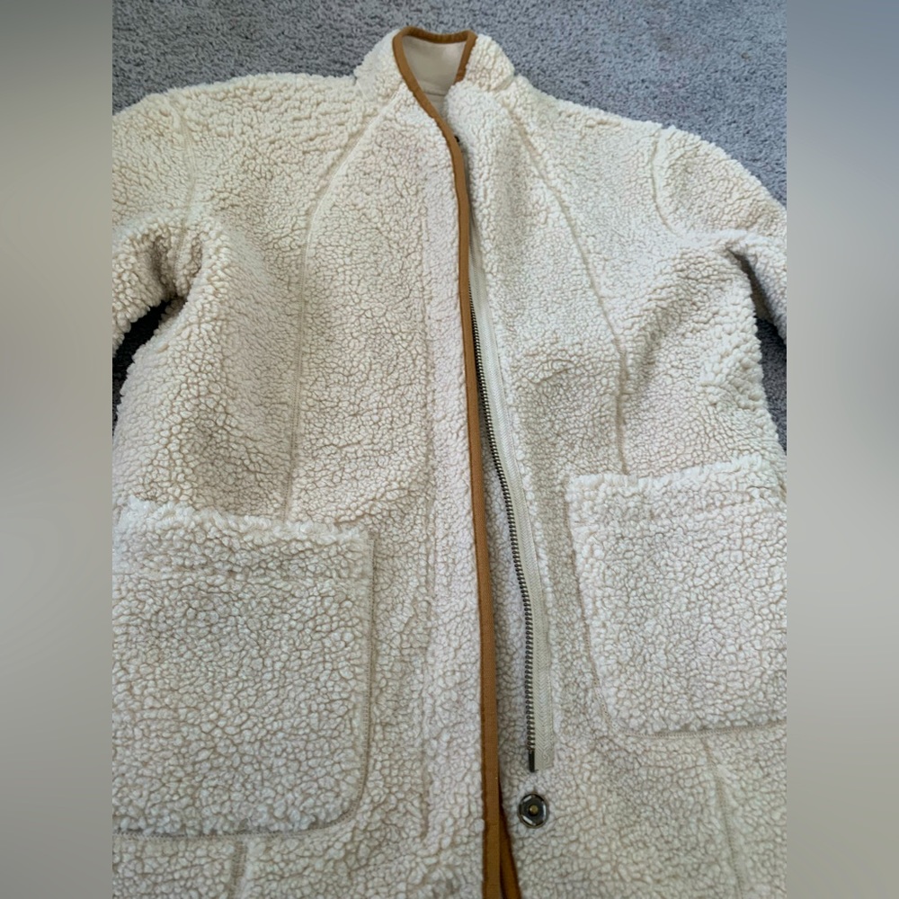 New White Orvis Women’s Coat, Small